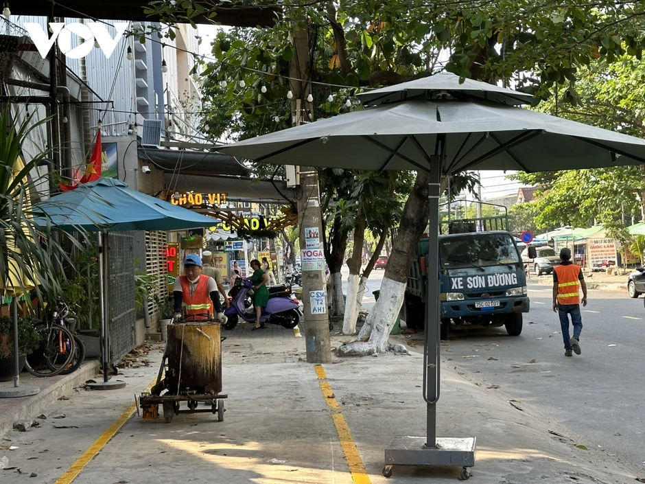 Đà Nẵng không được phép sử dụng vỉa hè để kinh doanh, buôn bán Đà Nẵng không được phép sử dụng vỉa hè để kinh doanh, buôn bán