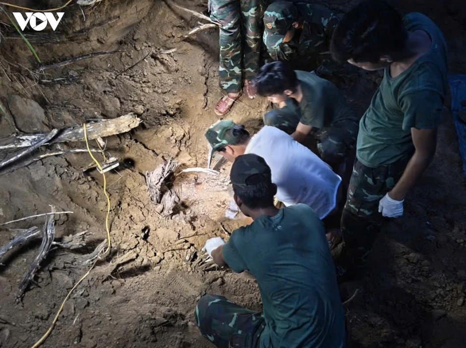 Đà Nẵng phát hiện nhiều di vật và đoạn xương nghi của liệt sĩ tại hầm trú ẩn Đà Nẵng phát hiện nhiều di vật và đoạn xương nghi của liệt sĩ tại hầm trú ẩn
