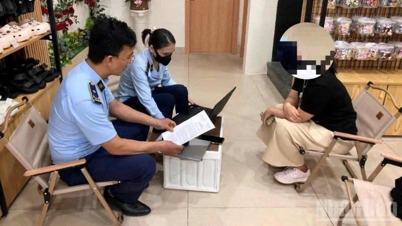 Đà Nẵng: Phát hiện, tạm giữ 652 sản phẩm hàng hóa có dấu hiệu giả mạo nhiều nhãn hiệu nổi tiếng Đà Nẵng: Phát hiện, tạm giữ 652 sản phẩm hàng hóa có dấu hiệu giả mạo nhiều nhãn hiệu nổi tiếng