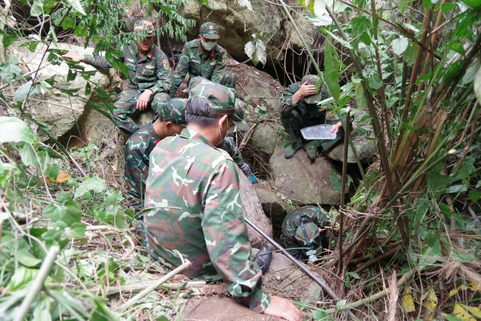 Đà Nẵng: Phát hiện thêm 2 hài cốt liệt sĩ tại hang Đá Sập Đà Nẵng: Phát hiện thêm 2 hài cốt liệt sĩ tại hang Đá Sập