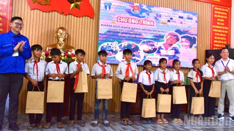 Đà Nẵng quyết liệt triển khai Nghị quyết 72-NQ/TW, nâng cao chất lượng chăm sóc sức khỏe người dân Đà Nẵng quyết liệt triển khai Nghị quyết 72-NQ/TW, nâng cao chất lượng chăm sóc sức khỏe người dân