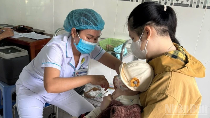 Đà Nẵng quyết liệt triển khai Nghị quyết 72-NQ/TW, nâng cao chất lượng chăm sóc sức khỏe người dân Đà Nẵng quyết liệt triển khai Nghị quyết 72-NQ/TW, nâng cao chất lượng chăm sóc sức khỏe người dân