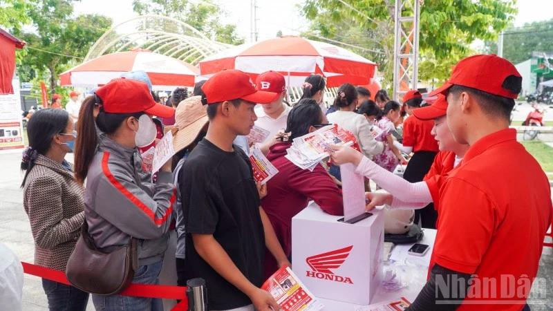 Đà Nẵng: Sôi nổi "Ngày hội gắn kết đoàn viên, người lao động" năm 2026 Đà Nẵng: Sôi nổi "Ngày hội gắn kết đoàn viên, người lao động" năm 2026