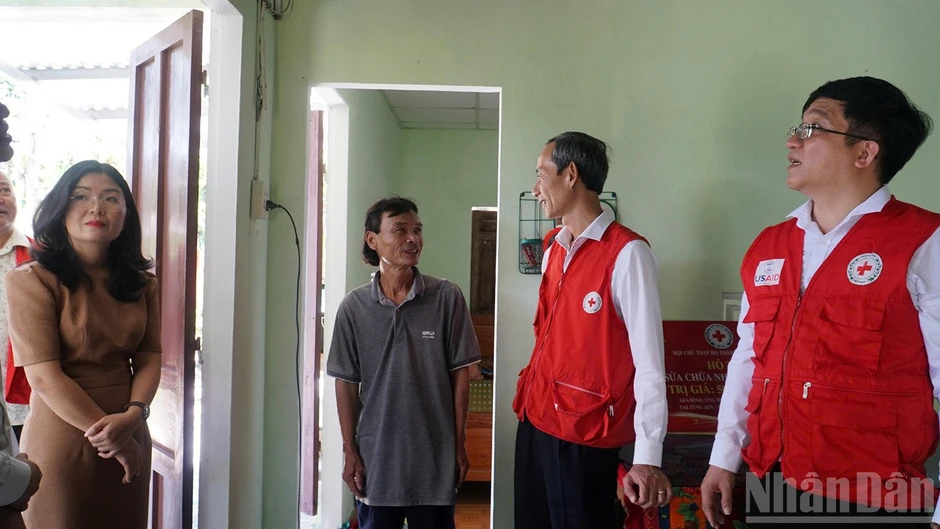 Đà Nẵng: Trao nhà Chữ thập đỏ thi đua “80 ngày hành động vì cộng đồng” Đà Nẵng: Trao nhà Chữ thập đỏ thi đua “80 ngày hành động vì cộng đồng”