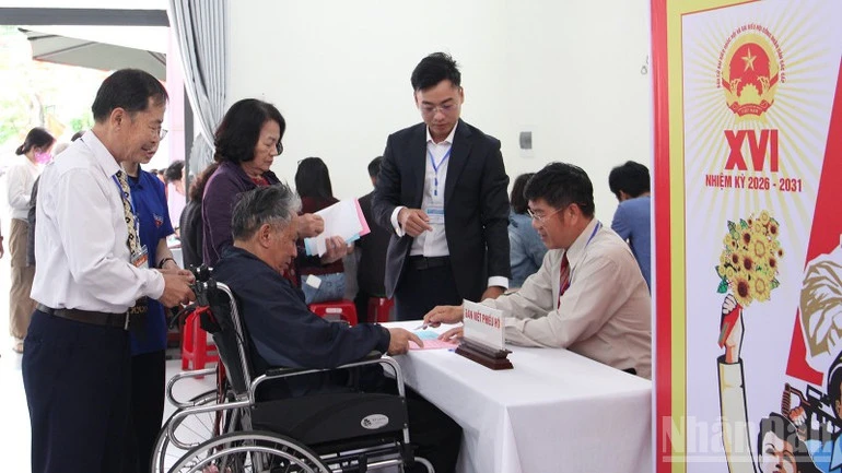 Đà Nẵng: Tỷ lệ cử tri đi bỏ phiếu đạt 99,92%