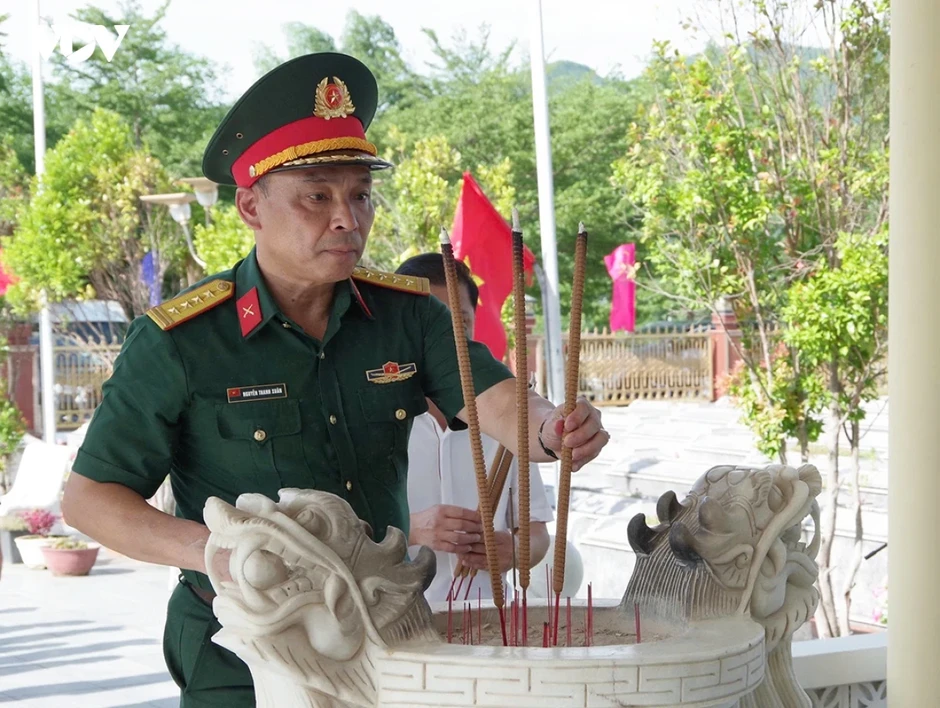 Đà Nẵng: Xác minh thông tin liệt sĩ tại hang Đá Sập, xã Hà Nha Đà Nẵng: Xác minh thông tin liệt sĩ tại hang Đá Sập, xã Hà Nha
