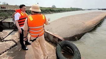 Đã xác định danh tính nạn nhân chìm tàu trên sông Hồng