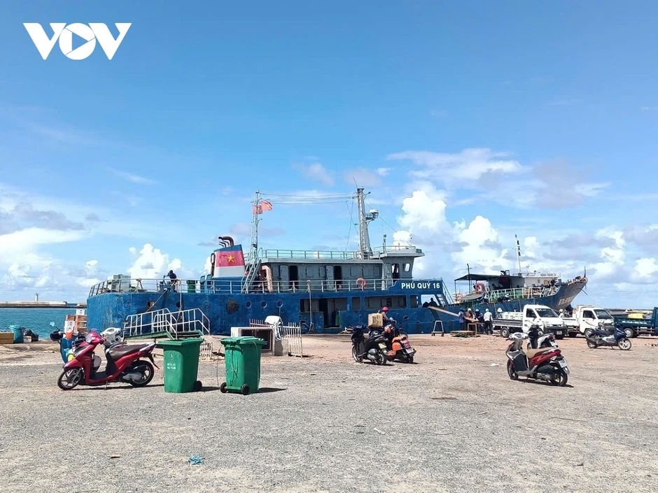 Đặc khu Phú Quý xin tăng phụ cấp, gỡ khó giao thông và y tế Đặc khu Phú Quý xin tăng phụ cấp, gỡ khó giao thông và y tế