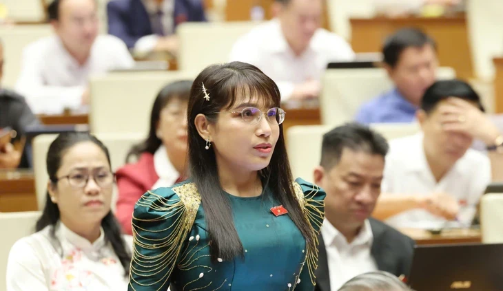 Đại biểu Quốc hội: Cần mức chi hoa hồng công bằng, minh bạch cho người bán vé số dạo Đại biểu Quốc hội: Cần mức chi hoa hồng công bằng, minh bạch cho người bán vé số dạo