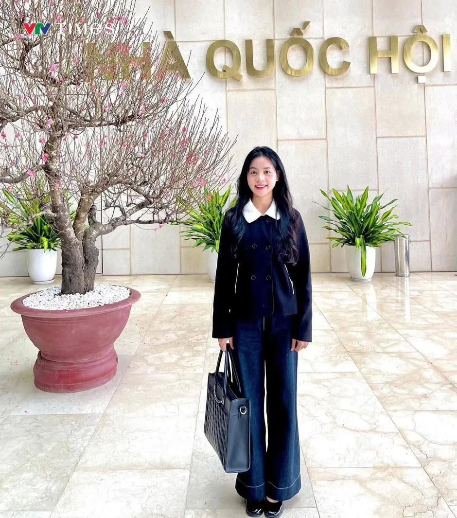 Đại biểu Quốc hội người Ơ Đu đầu tiên và hành trình từ bản nhỏ đến nghị trường Đại biểu Quốc hội người Ơ Đu đầu tiên và hành trình từ bản nhỏ đến nghị trường