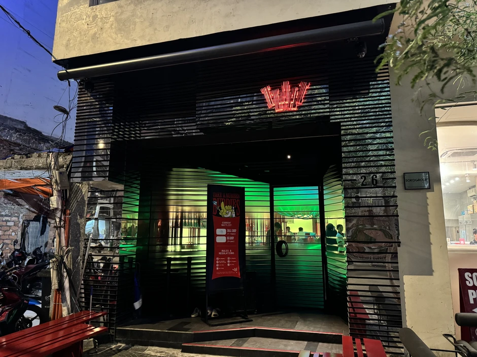 Đại diện quán bar nói gì về nghi vấn Trung Quân Idol hành hung nữ bác sĩ?
