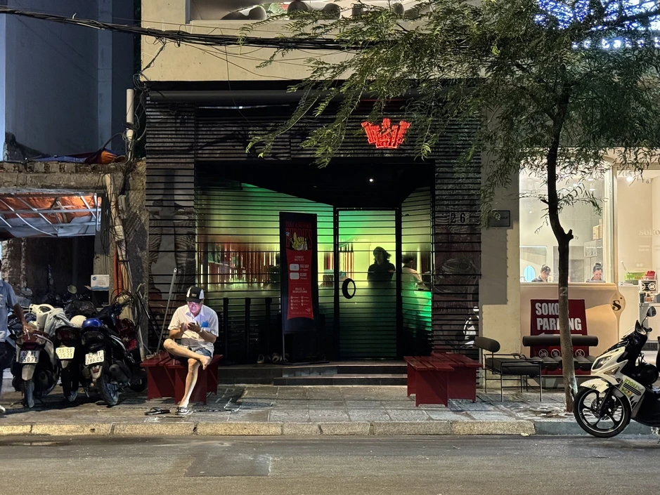 Đại diện quán bar nói gì về nghi vấn Trung Quân Idol hành hung nữ bác sĩ?