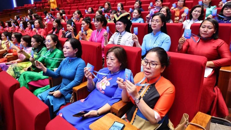 Đại hội đại biểu Phụ nữ toàn quốc lần thứ XIV thông qua Điều lệ Hội Liên hiệp Phụ nữ Việt Nam (sửa đổi, bổ sung) Đại hội đại biểu Phụ nữ toàn quốc lần thứ XIV thông qua Điều lệ Hội Liên hiệp Phụ nữ Việt Nam (sửa đổi, bổ sung)