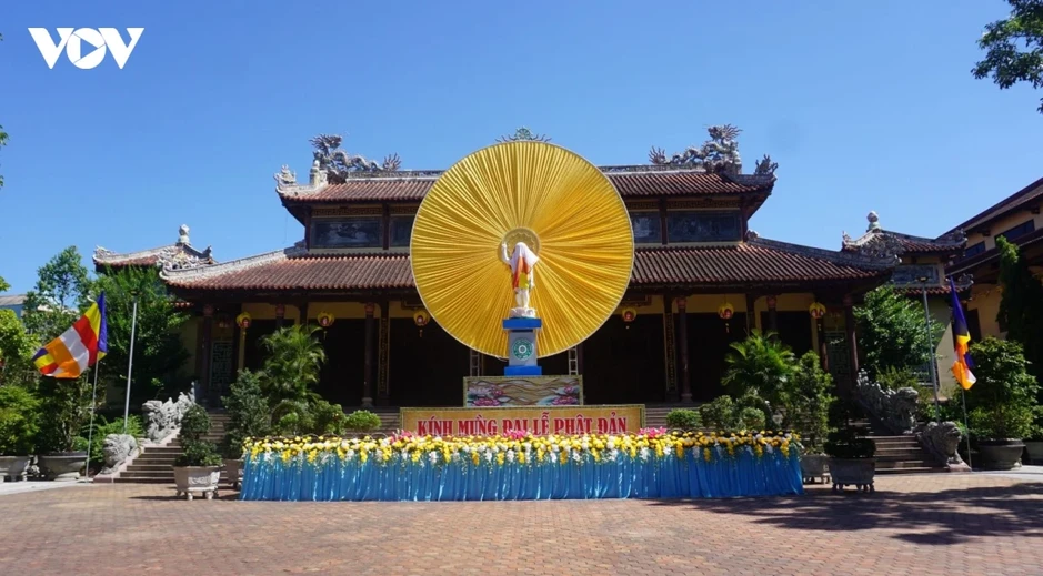 Đại lễ Phật đản tại Huế hướng về cộng đồng, giúp đỡ người nghèo Đại lễ Phật đản tại Huế hướng về cộng đồng, giúp đỡ người nghèo