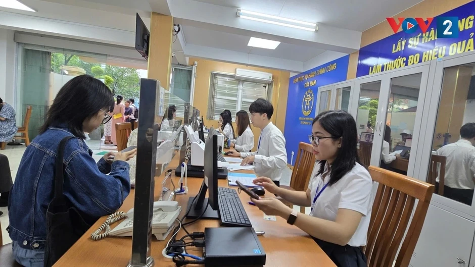 Đãi ngộ công chức: Tăng lương thôi chưa đủ Đãi ngộ công chức: Tăng lương thôi chưa đủ