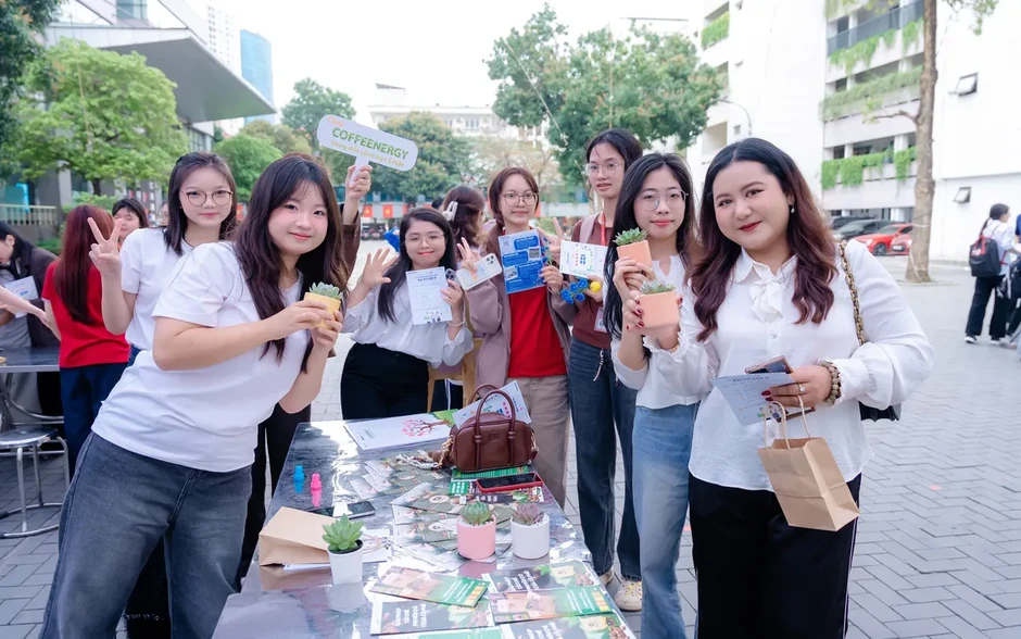 Đại sứ Gen G 2025 - Sân chơi chắp cánh cho các sáng kiến xanh của thế hệ trẻ Đại sứ Gen G 2025 - Sân chơi chắp cánh cho các sáng kiến xanh của thế hệ trẻ