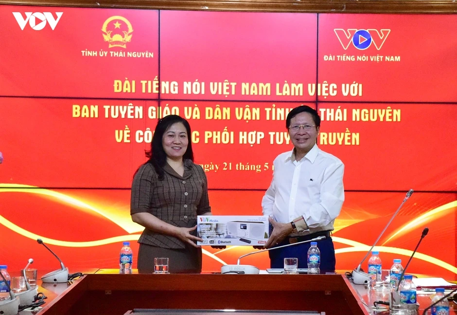 Đài Tiếng nói Việt Nam làm việc với Ban Tuyên giáo và Dân vận Tỉnh ủy Thái Nguyên Đài Tiếng nói Việt Nam làm việc với Ban Tuyên giáo và Dân vận Tỉnh ủy Thái Nguyên