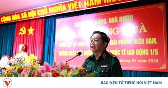 Đại tướng Nguyễn Trọng Nghĩa thăm, tặng quà người có công tại Gia Lai