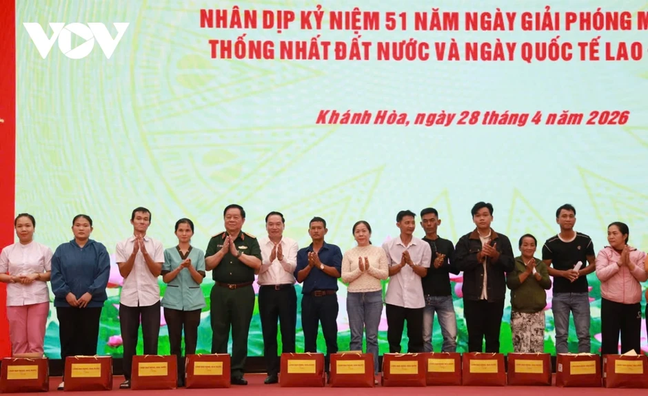 Đại tướng Nguyễn Trọng Nghĩa tri ân gia đình chính sách tại Khánh Hòa Đại tướng Nguyễn Trọng Nghĩa tri ân gia đình chính sách tại Khánh Hòa