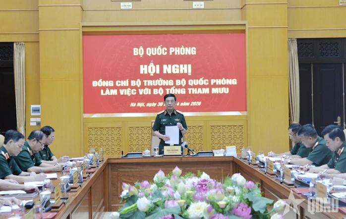 Đại tướng Phan Văn Giang làm việc về kế hoạch tác chiến "Vòm phòng không bền vững" Đại tướng Phan Văn Giang làm việc về kế hoạch tác chiến "Vòm phòng không bền vững"