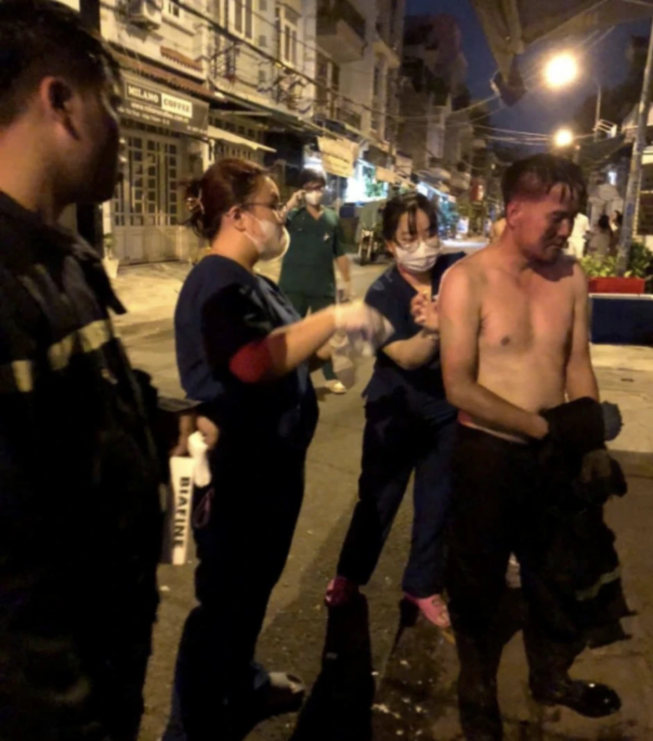 Đại uý công an ở TPHCM cứu cháu bé 13 tháng tuổi đốn tim mạng xã hội Đại uý công an ở TPHCM cứu cháu bé 13 tháng tuổi đốn tim mạng xã hội
