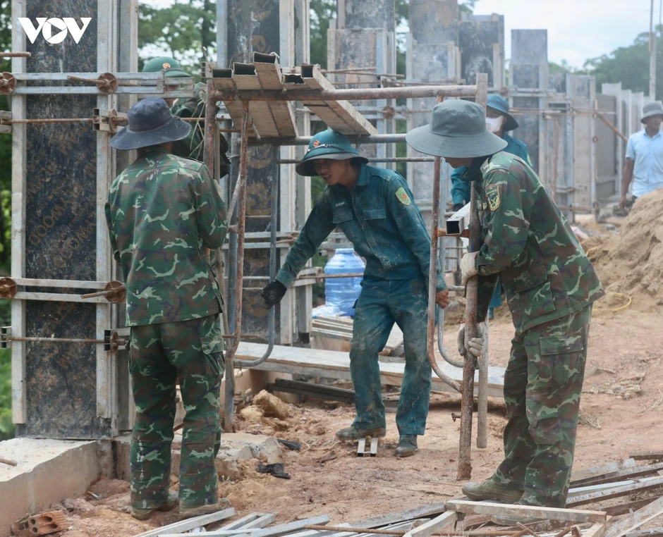 Đắk Lắk chạy đua tiến độ đưa các trường nội trú vùng biên về đích Đắk Lắk chạy đua tiến độ đưa các trường nội trú vùng biên về đích