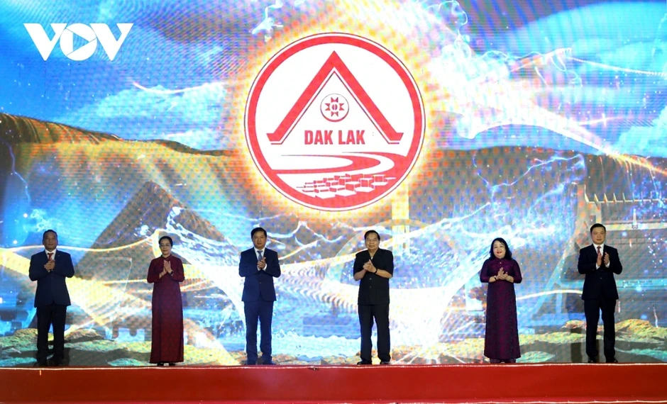 Đắk Lắk công bố biểu trưng nhận diện thương hiệu mới sau sáp nhập với Phú Yên Đắk Lắk công bố biểu trưng nhận diện thương hiệu mới sau sáp nhập với Phú Yên