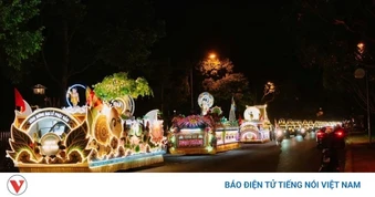 Đắk Lắk diễu hành xe hoa mừng Đại lễ Phật đản Phật lịch 2570