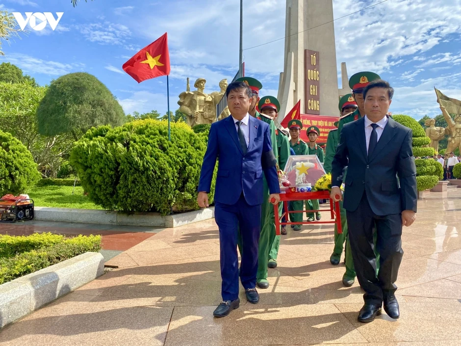 Đắk Lắk đón 27 liệt sĩ hy sinh ở Campuchia trở về đất mẹ Đắk Lắk đón 27 liệt sĩ hy sinh ở Campuchia trở về đất mẹ