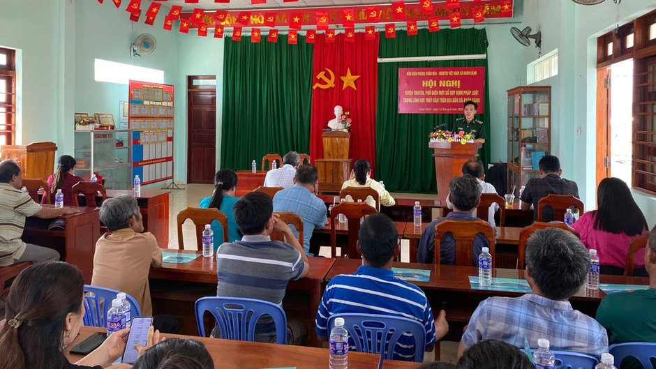 Đắk Lắk kịp thời động viên, hỗ trợ ngư dân có tàu bị cháy Đắk Lắk kịp thời động viên, hỗ trợ ngư dân có tàu bị cháy