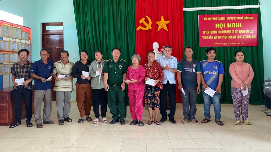 Đắk Lắk kịp thời động viên, hỗ trợ ngư dân có tàu bị cháy Đắk Lắk kịp thời động viên, hỗ trợ ngư dân có tàu bị cháy