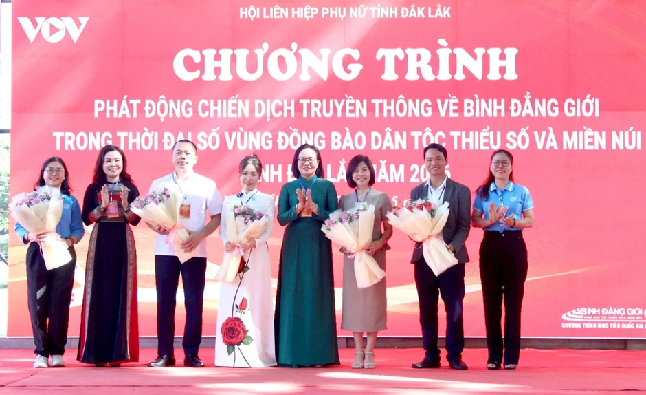 Đắk Lắk phát động chiến dịch truyền thông về bình đẳng giới trong thời đại số Đắk Lắk phát động chiến dịch truyền thông về bình đẳng giới trong thời đại số