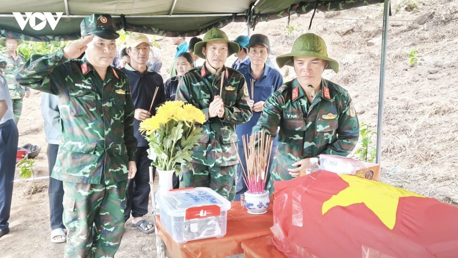 Đắk Lắk phát hiện, quy tập thêm một hài cốt liệt sĩ tại núi Cư Jú Đắk Lắk phát hiện, quy tập thêm một hài cốt liệt sĩ tại núi Cư Jú