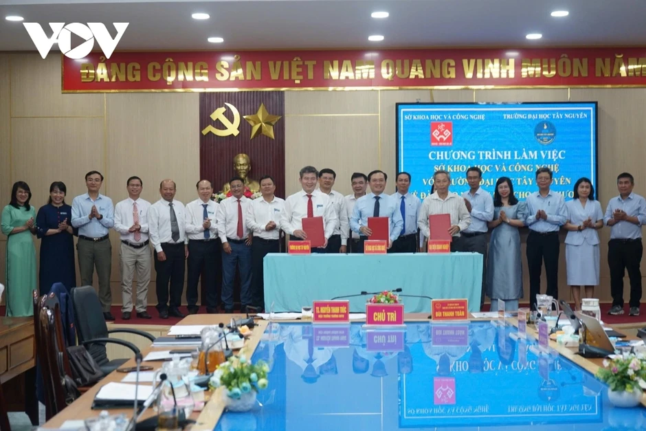 Đắk Lắk thúc đẩy đào tạo nhân lực chất lượng cao về chuyển đổi số Đắk Lắk thúc đẩy đào tạo nhân lực chất lượng cao về chuyển đổi số