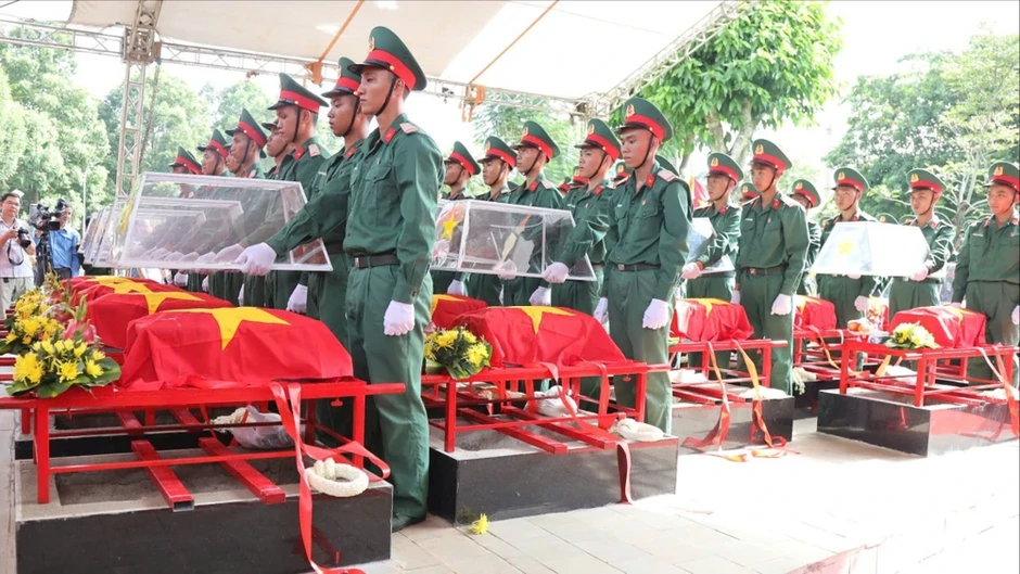 Đắk Lắk: Tổ chức lễ đón nhận, an táng 27 hài cốt liệt sĩ hy sinh ở Campuchia Đắk Lắk: Tổ chức lễ đón nhận, an táng 27 hài cốt liệt sĩ hy sinh ở Campuchia