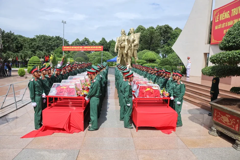 Đắk Lắk tổ chức lễ truy điệu, an táng 27 hài cốt liệt sĩ Đắk Lắk tổ chức lễ truy điệu, an táng 27 hài cốt liệt sĩ