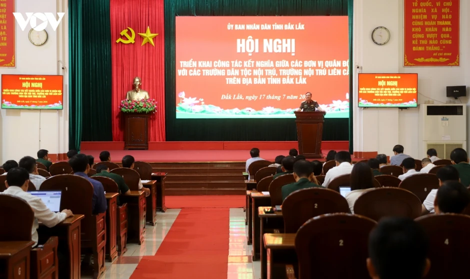 Đắk Lắk triển khai kết nghĩa giữa đơn vị Quân đội với trường dân tộc nội trú Đắk Lắk triển khai kết nghĩa giữa đơn vị Quân đội với trường dân tộc nội trú
