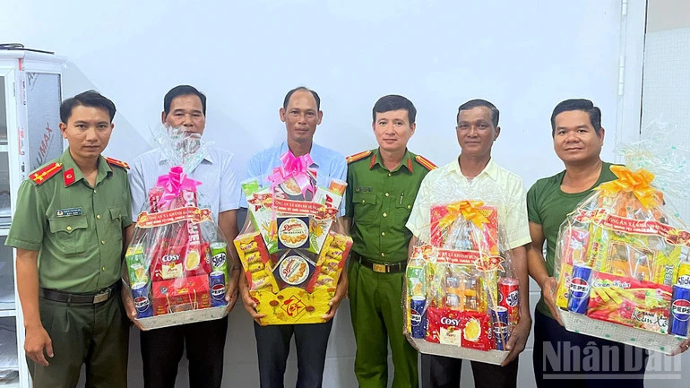Đậm đà nghĩa tình vùng phum sóc Cà Mau Đậm đà nghĩa tình vùng phum sóc Cà Mau