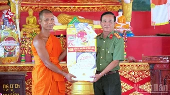 Đậm đà nghĩa tình vùng phum sóc Cà Mau