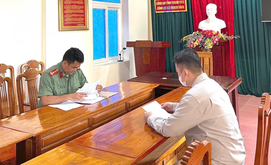 Đăng thông tin báo “né chốt” giao thông, người đàn ông bị phạt 5 triệu đồng Đăng thông tin báo “né chốt” giao thông, người đàn ông bị phạt 5 triệu đồng