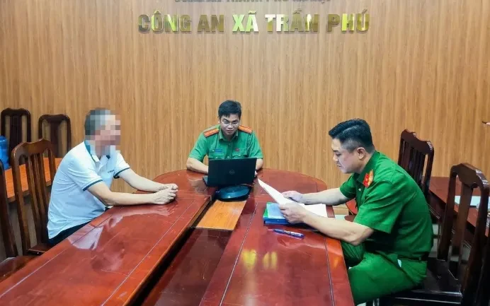 Đăng tin thóc phơi ngoài trời "nổ thành bỏng", người đàn ông bị xử phạt Đăng tin thóc phơi ngoài trời "nổ thành bỏng", người đàn ông bị xử phạt