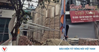 Đào móng công trình khiến nhà hàng xóm nứt gãy, biến dạng