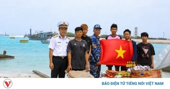 Đảo Song Tử Tây tiếp sức ngư dân tránh trú thời tiết xấu
