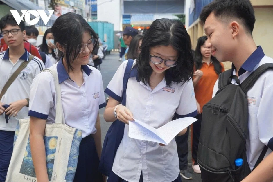 Đào tạo nhân lực nào cho kỷ nguyên số & hai mục tiêu 100 năm Đào tạo nhân lực nào cho kỷ nguyên số & hai mục tiêu 100 năm