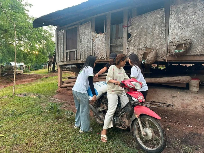Đất lửa Quảng Trị sau vết bom đạn là những ước mơ xanh đến trường Đất lửa Quảng Trị sau vết bom đạn là những ước mơ xanh đến trường