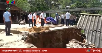 Đất ngấm nước sau nhiều ngày mưa lớn ở Lào Cai, nguy cơ sạt lở cao