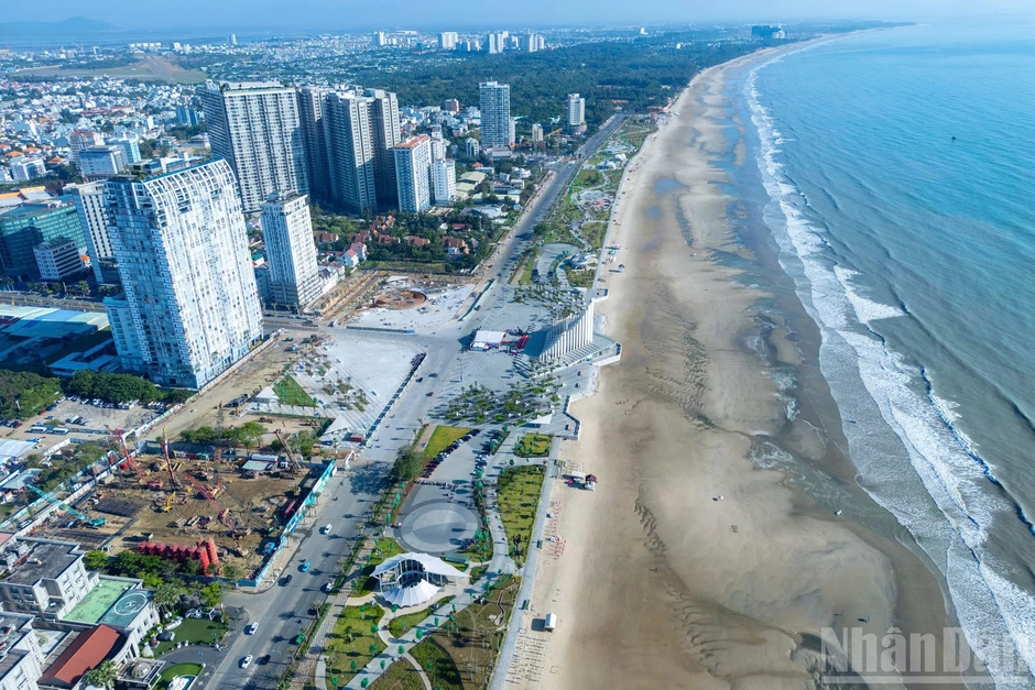 Đấu giá cho thuê quyền khai thác Công viên Thùy Vân có trị giá 1.100 tỷ đồng Đấu giá cho thuê quyền khai thác Công viên Thùy Vân có trị giá 1.100 tỷ đồng