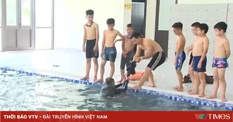 Dạy bơi, trang bị kỹ năng an toàn dưới nước cho học sinh