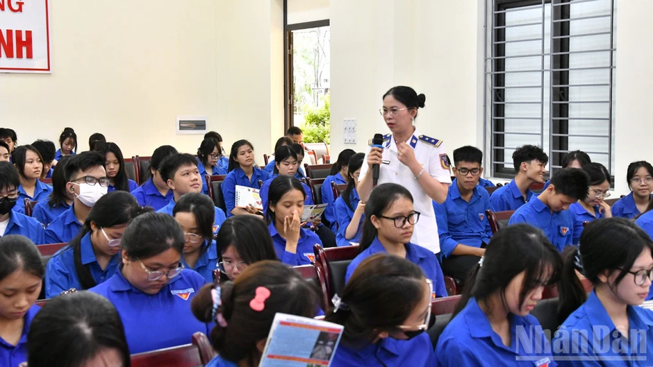 Đẩy mạnh tuyên truyền, giáo dục phổ biến pháp luật về phòng, chống ma túy trong thanh thiếu niên Đẩy mạnh tuyên truyền, giáo dục phổ biến pháp luật về phòng, chống ma túy trong thanh thiếu niên