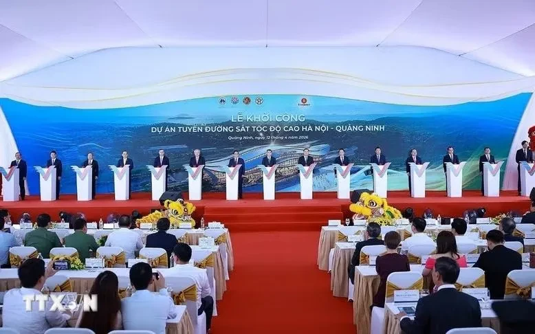 Đẩy nhanh tiến độ bàn giao mặt bằng làm đường sắt cao tốc Hà Nội - Quảng Ninh Đẩy nhanh tiến độ bàn giao mặt bằng làm đường sắt cao tốc Hà Nội - Quảng Ninh